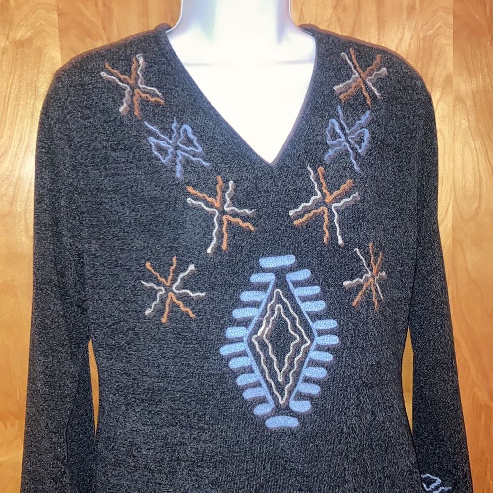 Highness Gray Embroidered Sweater Dress Size Large - Picture 2 of 6